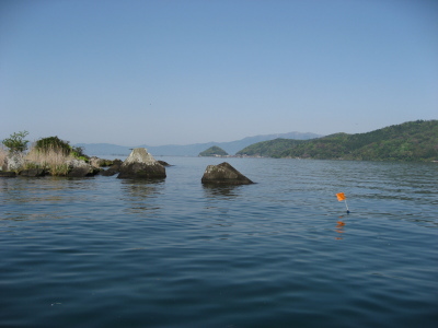 軍艦島(伊崎不動のちょい南の岬)
